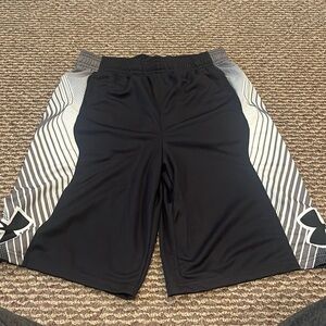 Under Armour Athletic Shorts Youth Large